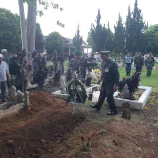 Kasdim 0206/Dairi Pimpin Upacara Pemakaman Purnawirawan TNI-AD Letkol K. Cimpak Manik dengan Penuh Khidmat