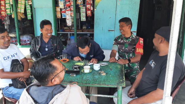 Babinsa Koramil 05 Tanah Pinem Laksanakan Giat Komsos Di Desa Sinar Pagi
