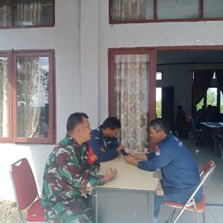 BABINSA KORAMIL 07/SALAK KOMSOS DENGAN ANGGOTA PPK DAN PPS.