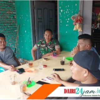 Manfaatkan Warung Kopi..!! Sarana Babinsa Melaksanakan Komsos Dengan Warga Desa Binaan