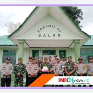 Polsek Salak Beri Ucapan HUT TNI Ke 79 Kepada Koramil 07 Salak