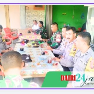 Sinergitas Babinsa Bersama Anggota Polsek