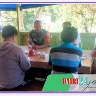 Komsos di Desa Binaan, Cara Babinsa Jalin Silaturahmi Dengan Warga