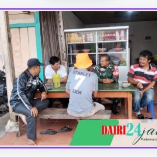 Pererat Silaturahmi, Babinsa Komsos Dengan Warga di Desa Binaan