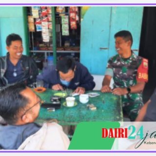 Manfaatkan Warung Kopi, Babinsa Koramil 05/ TP Komsos Dengan Warga Binaan