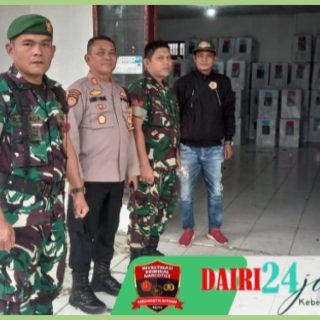 Babinsa Koramil 01/ Sumbul Amankan Logistik Pemilu di Kantor PPK Kecamatan 