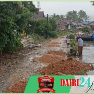 Kembali…!!! Tim Relawan Danjor – Bintang Beri Bantuan Batu Base ke Dusun Partumbungan