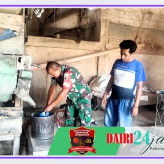 Sambangi Kilang Padi, Babinsa Cek Ketersediaan Stok Gabah dan Beras