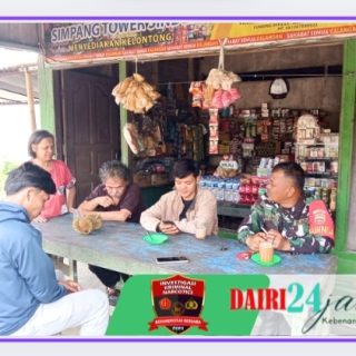 Pantau Wilayah Binaan, Babinsa Giat Komsos Dengan Warga Desa Kuta Ujung