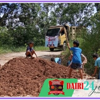 Lagi…!!! Tim Relawan Danjor – Bintang Beri Bantuan Berupa Timbunan Batu Sirtu ke Desa Lae Itam