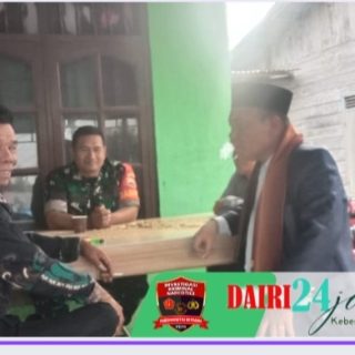 Babinsa Koramil 01/ Sumbul Komsos Dengan Warga Desa Huta Manik