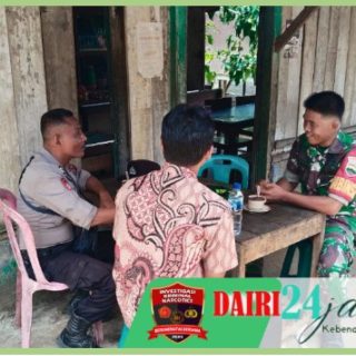 Babinsa Koramil 05/ Tanah Pinem dan Bhabinkamtibmas Bersinergi Melaksanakan Komsos