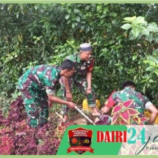 Usai Apel Pagi, Personil Koramil 06/ Kerajaan Laksanakan Jumat Bersih Dilingkungan Makoramil