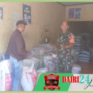 Babinsa Rutin Cek Ketersediaan Pupuk Untuk Petani di Wilayah Binaan
