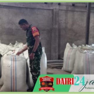 Pastikan Stok Gabah dan Beras, Babinsa Koramil 01 Sumbul Sambangi Kilang Padi
