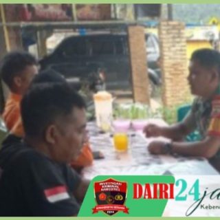 Menjalin Hubungan Silaturahmi, Babinsa Komsos Dengan Warga Desa Kuta Meriah