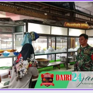 Pantau Harga Sembako, Babinsa Koramil 01/Sumbul Turun Ke Warung Warga Binaan