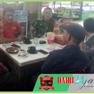 Jalin Silaturahmi, Babinsa Koramil 01/ Sumbul Komsos Dengan Warga Desa Pegagan Julu V