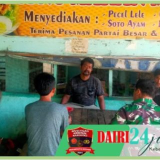 Babinsa Koramil 05/ Tanah Pinem Komsos Bersama Warga Kuta Buluh