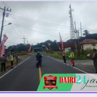 Babinsa Koramil 01 Sumbul Bersama Pihak Polsek Dan Instansi Terkait Laksanakan PAM Pos Pelayanan Natal 2024 Dan Tahun Baru 2025 