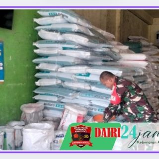 Babinsa Cek Ketersediaan Pupuk Untuk Petani