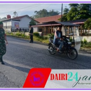 Antisipasi Kecelakaan Lalulintas, Babinsa Bantu Seberangkan Anak Sekolah