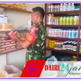 Babinsa Koramil 01 Sumbul Melaksanakan Monitoring Pupuk dan Obat-Obatan
