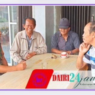 Jalin Silaturahmi Babinsa Koramil 01 Sumbul Komsos dengan Warga Desa Pegagan Julu II