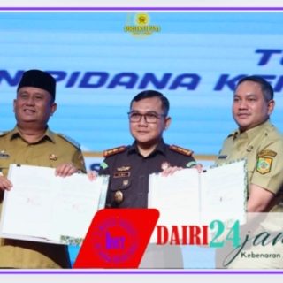 Wakil Bupati Dairi Tandatangani Kerjasama Pelaksanaan Pidana Kerja Sosial Bersama Kajari Dairi