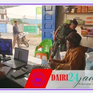 Rutin, Babinsa Cek Ketersediaan Pupuk Bersubsidi Untuk Petani