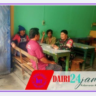 Babinsa Koramil 05/ TP Komsos Bersama Warga Desa Suka Dame