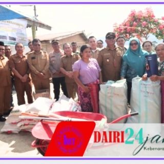Wakil Bupati Serahkan Bantuan Pada Korban Kebakaran di Lautawar