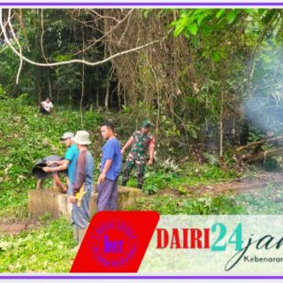 Babinsa Koramil 05/Tanah Pinem Laksanakan Gotong Royong Dengan Warga Desa Balan Dua
