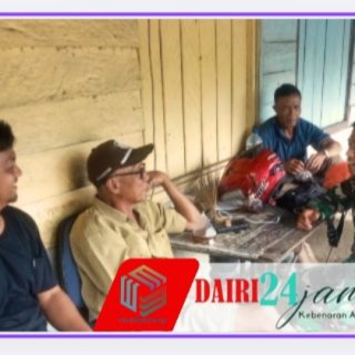 Pererat Kedekatan, Babinsa Koramil 06/Kerajaan Serda Yordan Gultom Jalin Silaturahmi dengan Warga Desa Bandar Baru