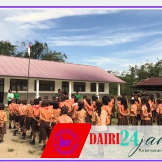 Membentuk Karakter dan Disiplin Babinsa  Koramil 05/Tanah Pinem Latih PBB kepada Siswa SD N Jumabatu