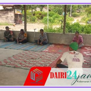 Babinsa Koramil 05/Tanah Pinem dan Bhabinkamtibmas Adakan Silaturahmi dengan Perangkat Desa Alur Subur