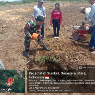 Babinsa Koramil 01/Sumbul Aktif Dampingi Prosesi Peletakan Batu Pertama Koperasi Merah putih di Desa perjuangan