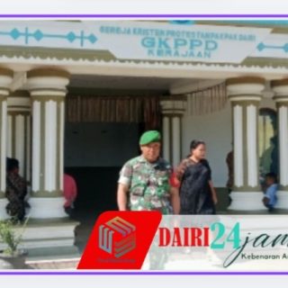 Jamin Keamanan Ibadah Minggu, Babinsa Sertu Sakkarias Sakkarias Haloho Pantau Gereja GKPPD Sukaramai
