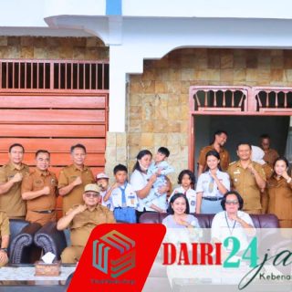 Bupati Vicner Sinaga Salurkan 63 Bantuan Kluster Anak 