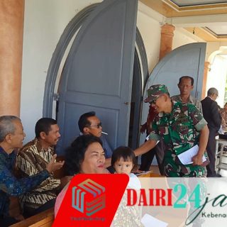 Berikan Rasa Aman, Babinsa Koramil 01/Sumbul Pantau Ibadah Minggu di Gereja HKBP Gloria