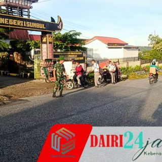 Bakti Babinsa, Pastikan Anak-Anak Tiba di Sekolah dengan Aman