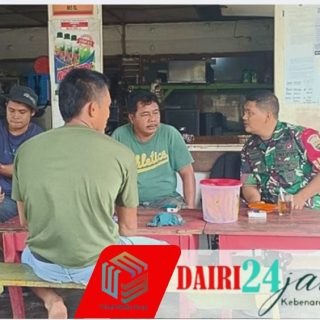 Babinsa Koramil 05/TP Ngeteh Bareng Bersama Warga Desa Tanah Pinem