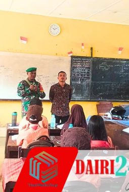 Sambangi Sekolah, Babinsa Berikan Nilai-Nilai Kebangsaan Kepada Siswa Sekolah Dasar
