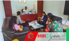 Babinsa Koramil 05/TP Komsos Bersama Guru SD Simbetek di Desa Tanah Pinem