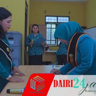 Ketua TP PKK Dairi Hadiri Pelantikan Ketua TP PKK Dan Pengukuhan Bunda Paud Kelurahan Panji Dabutar 