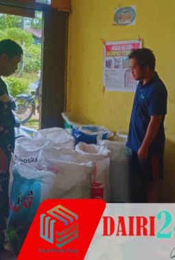 Babinsa Koramil 01/Sbl Cek Ketersediaan Pupuk Subsidi di Desa Huta Usang