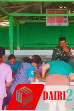 Babinsa Koramil 05/TP Dampingi Kegiatan Posyandu di Desa Kuta Buluh