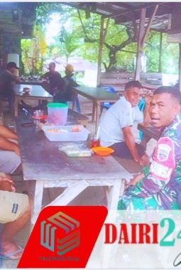 Babinsa Koramil 05/TP Serda J.A. Ginting Laksanakan Komsos Bersama Warga Desa Pamah