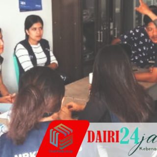 Babinsa Koramil 01/Sumbul Melaksanakan Komsos di Wilayah Binaan