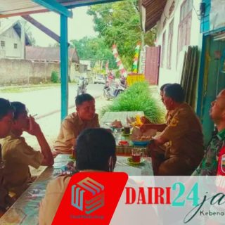 Babinsa Koramil 01/Sumbul, Laksanakan Komsos Bersama ASN Kelurahan